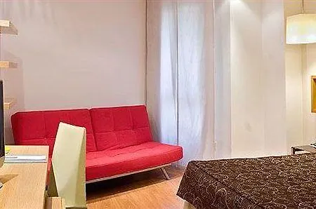 Hotel Ilunion Abando Bilbao فندق بلباو