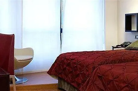 Hotel Ilunion Abando Bilbao فندق