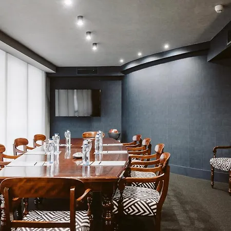 Hotel Ilunion Abando Bilbao 4*
