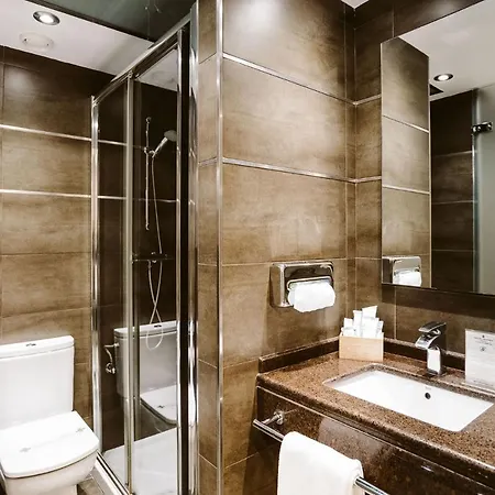 Hotel Ilunion Abando Bilbao فندق 4*