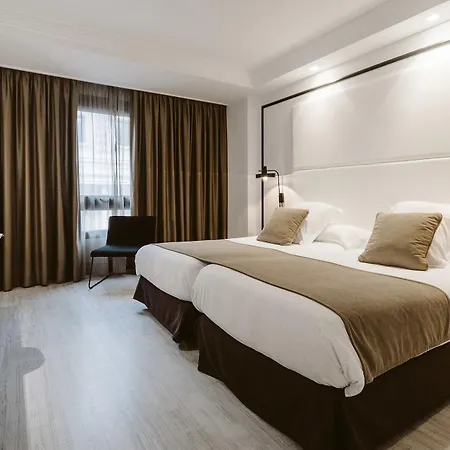 Hotel Ilunion Abando Bilbao فندق بلباو