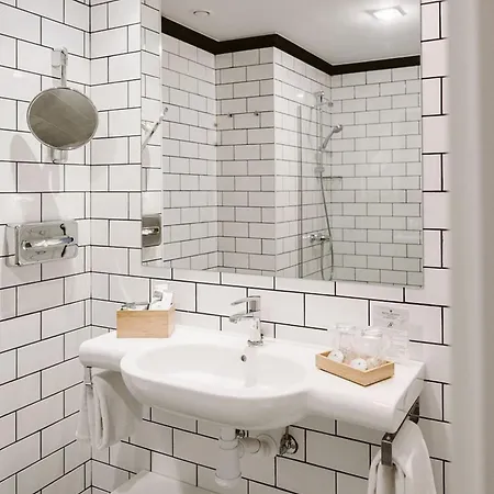 Hotel Ilunion Abando Bilbao بلباو