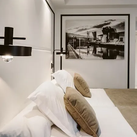 Hotel Ilunion Abando Bilbao فندق بلباو