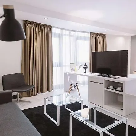 Hotel Ilunion Abando Bilbao فندق