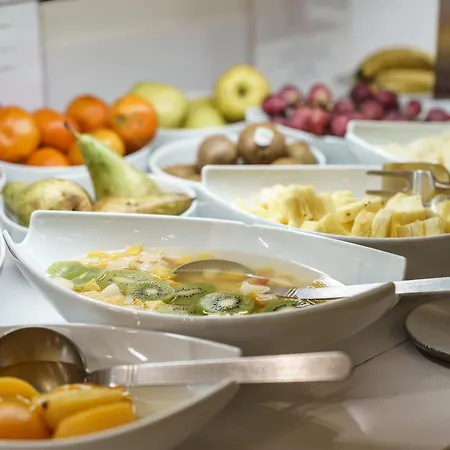 Hotel Ilunion Abando Bilbao فندق بلباو