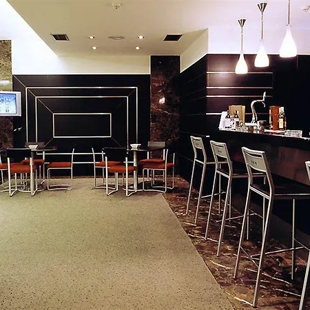 Hotel Ilunion Abando Bilbao بلباو