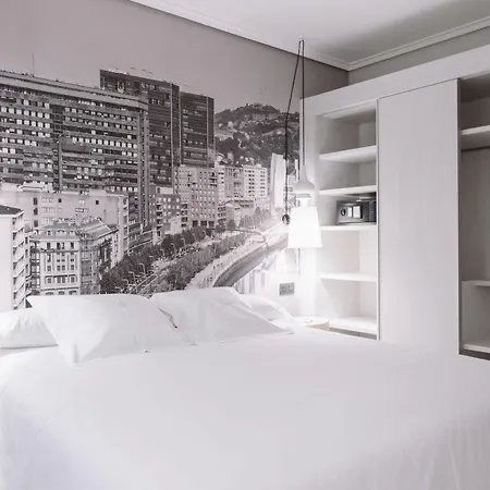 Hotel Ilunion Abando Bilbao فندق