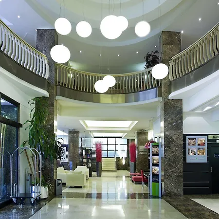 Hotel Ilunion Abando 4*