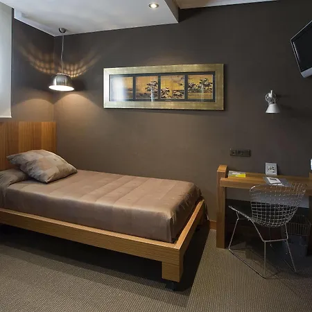 Hotel Ilunion Abando Bilbao فندق