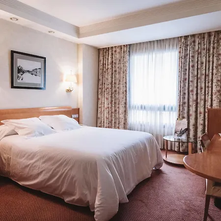 Hotel Ilunion Abando Bilbao بلباو