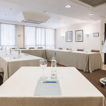 Hotel Ilunion Abando Bilbao فندق