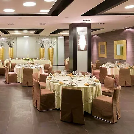 Hotel Ilunion Abando Bilbao فندق بلباو